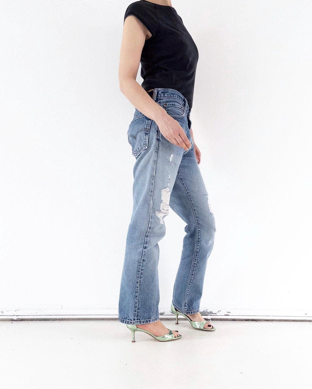 Levis 517 Flared Jeans W31 L32 90s 00s Vintage Thrashed Distressed Faded Mid Blue Boot Cut Denim