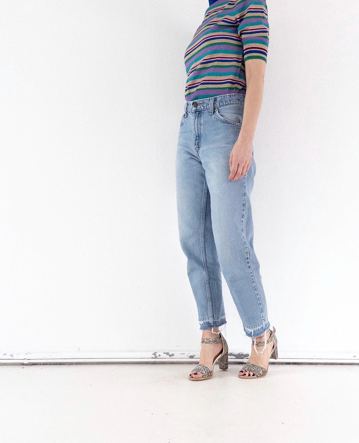 Levis 550 W27 L29 Orange Tab Faded Light Blue Denim Distressed Relaxed Dad Jeans 90s Vintage
