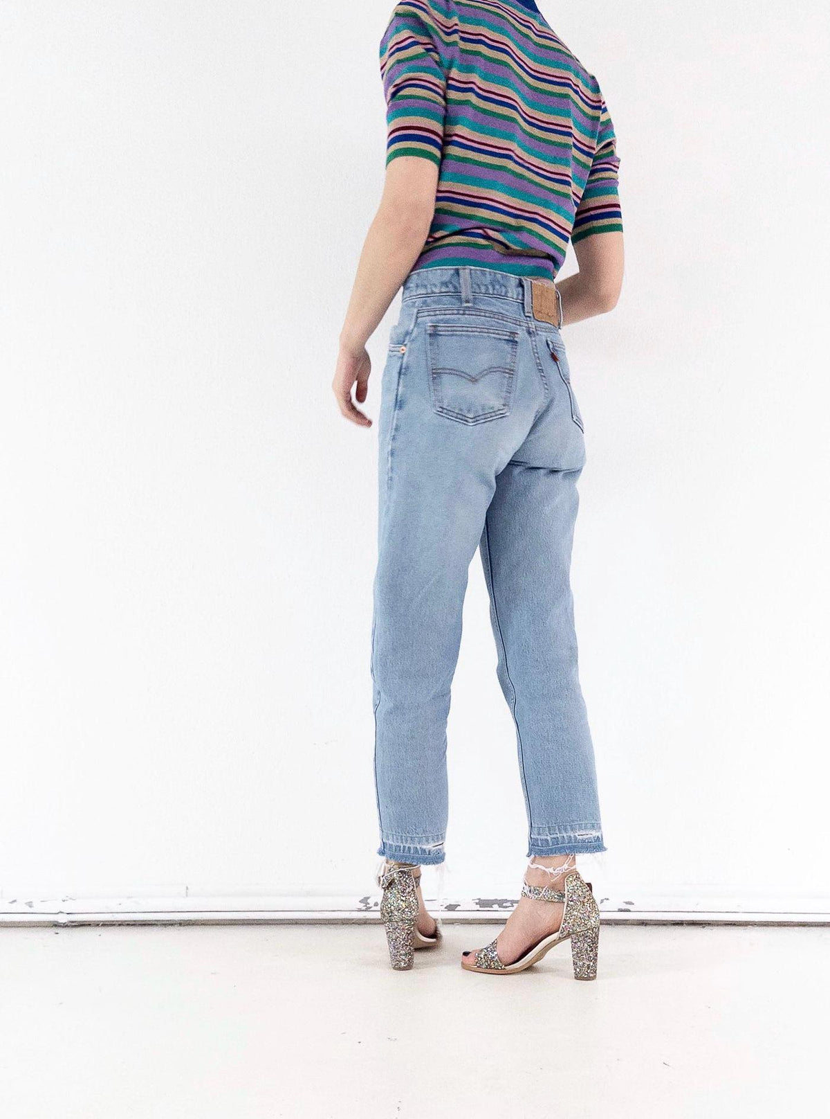 Levis 550 W27 L29 Orange Tab Faded Light Blue Denim Distressed Relaxed Dad Jeans 90s Vintage