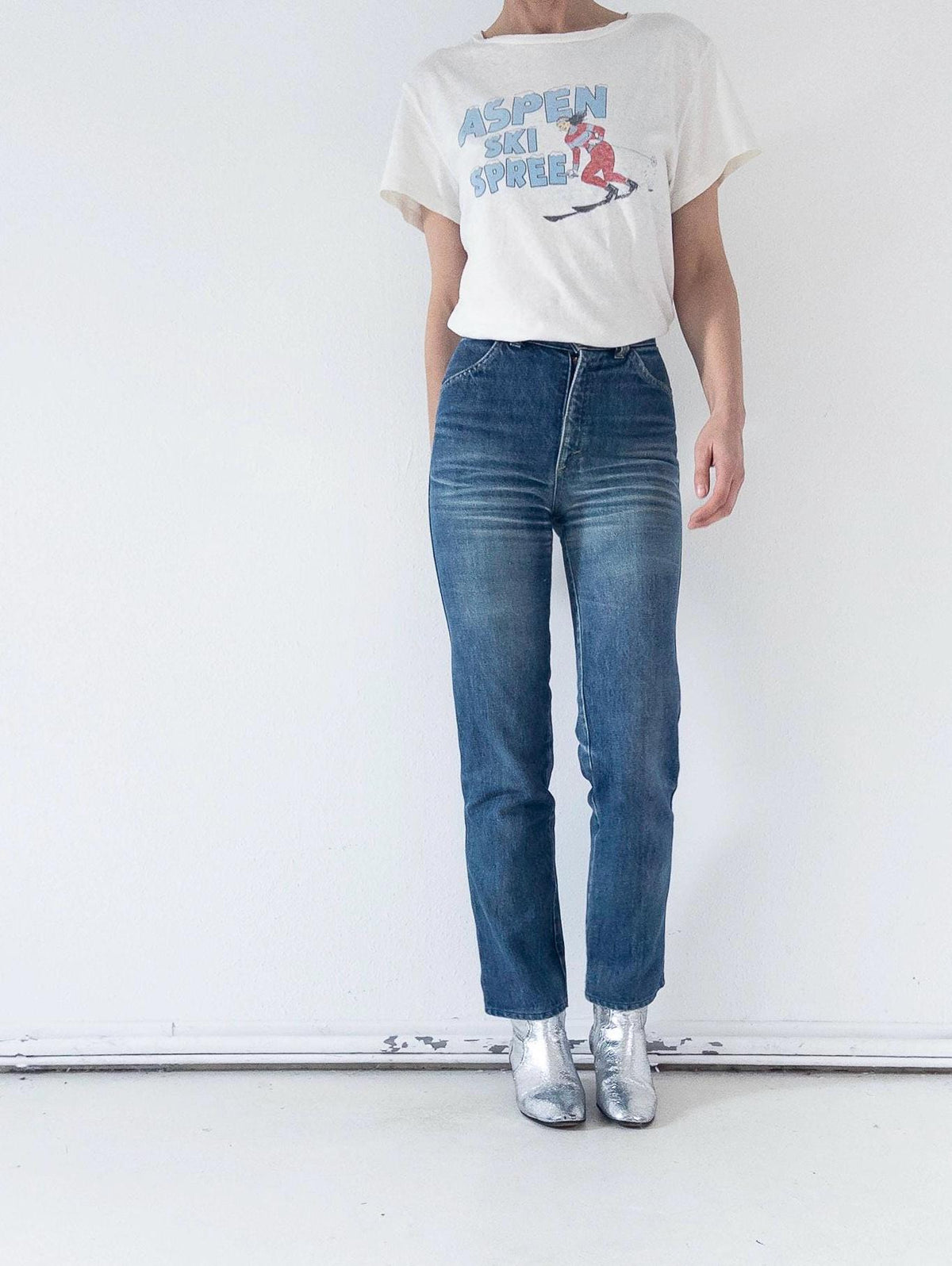 Lee W25 L30 80s Vintage Faded Dark to Mid Blue Straight Leg Jeans 1980 Made in Europe