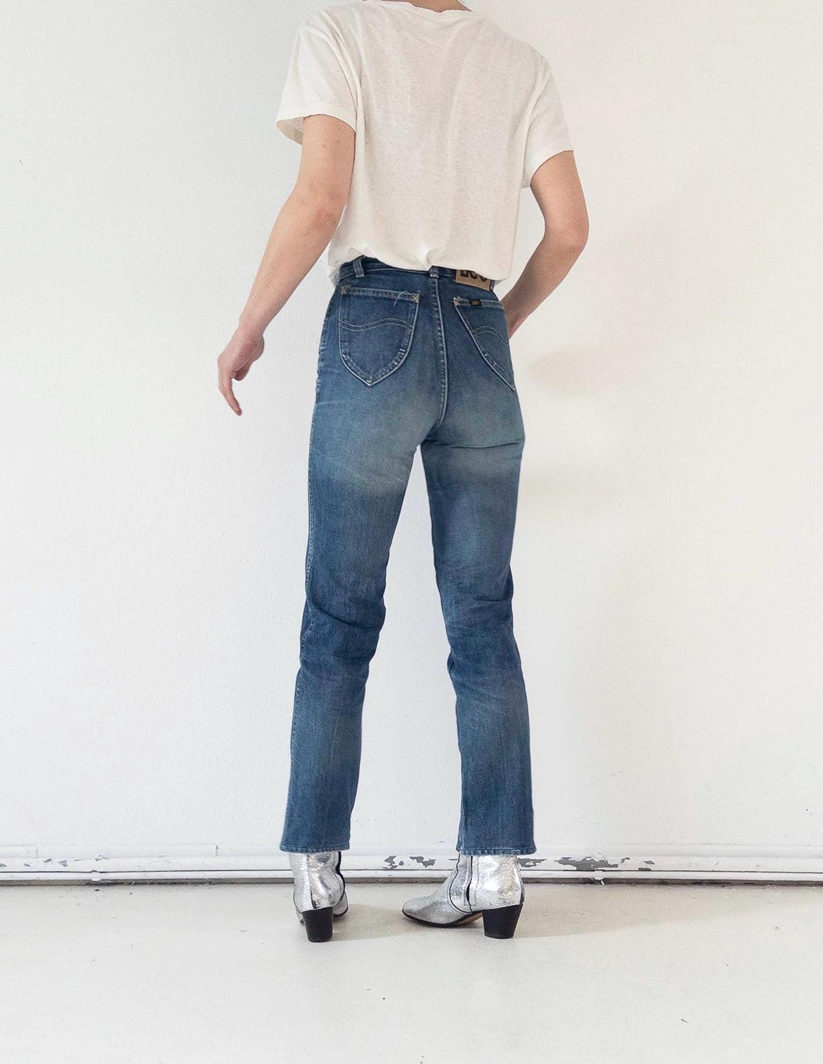 Lee W25 L30 80s Vintage Faded Dark to Mid Blue Straight Leg Jeans 1980 Made in Europe