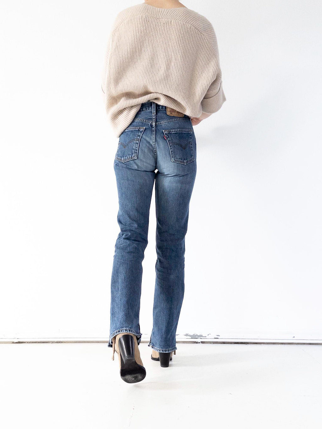 Levis 501 W25-26 L34 90s Vintage Faded Mid Blue Slit Hem Denim Made in Poland 1998