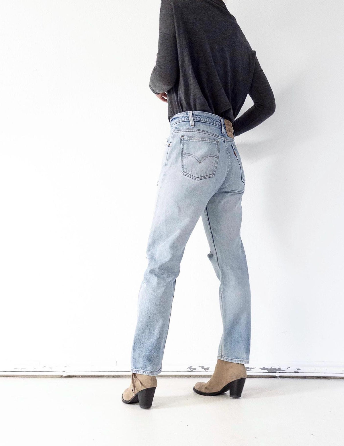 Levis 505 W29 L32 Thrashed Distressed Orange Tab Jeans 90s Vintage Made in USA Faded Light Blue Painter Denim 1996