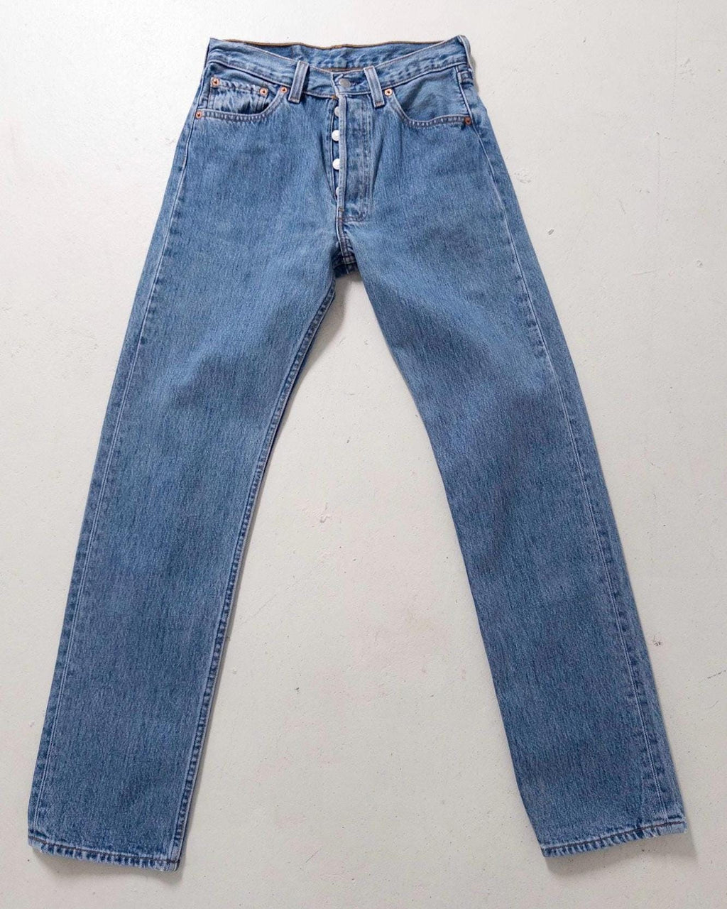 Levis 501xx W26/27 L33 90s Made in USA Button 555 Mid Blue Denim 1997