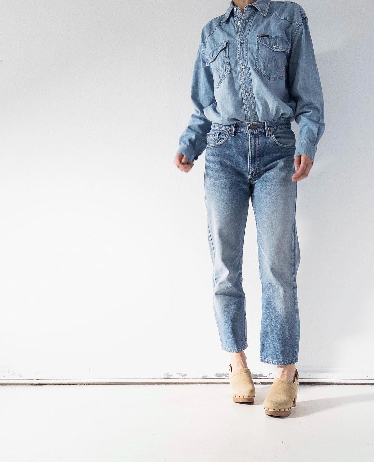 Levis 505 W29 L29 90s Vintage Made in USA Faded Mid To Light Blue Denim 1996