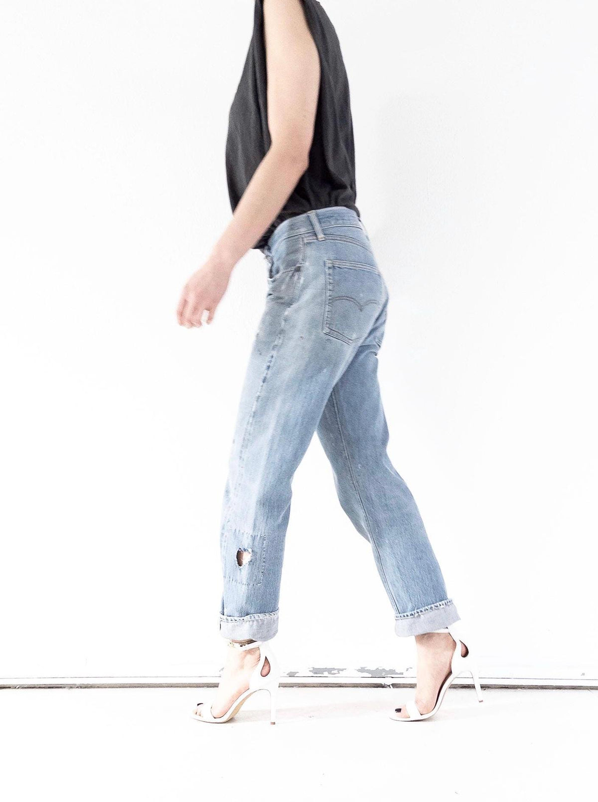 Levis 501 Selvedge W29 Jeans 60s Vintage Made in USA Redline Single Stitch Button Stamp 6 Thrashed Distressed Light Blue Denim