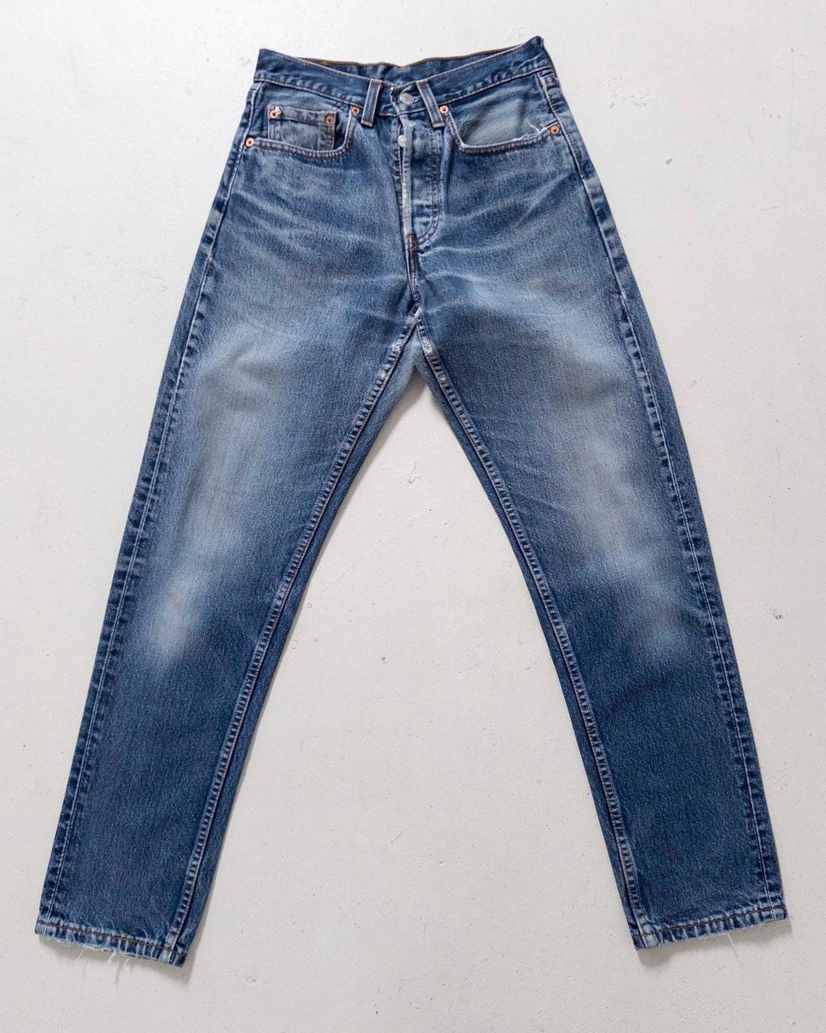 Levis 598 W25 L32 90s Vintage Faded Mid Blue Button Fly Denim Made in UK 1995