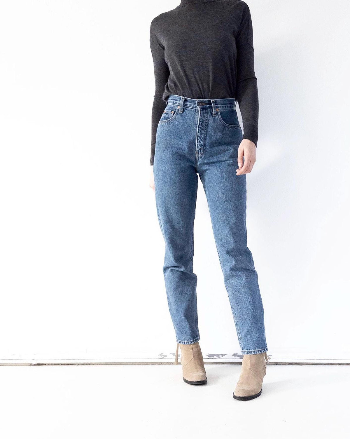 Levis 881 Jeans W25 L32 90s Vintage Made in USA Mid Blue High Waist Denim Orange Tab 1992