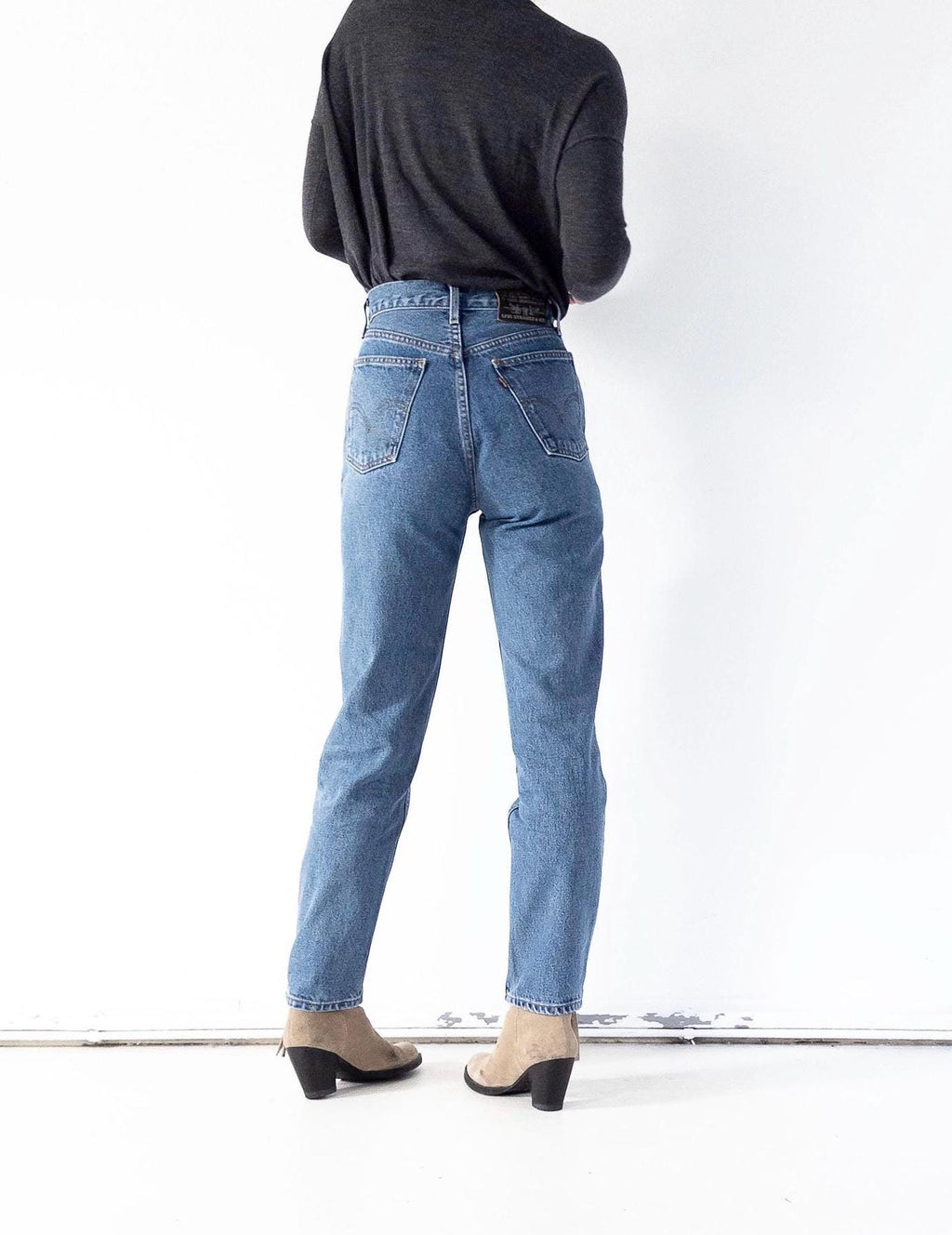 Levis 881 Jeans W25 L32 90s Vintage Made in USA Mid Blue High Waist Denim Orange Tab 1992