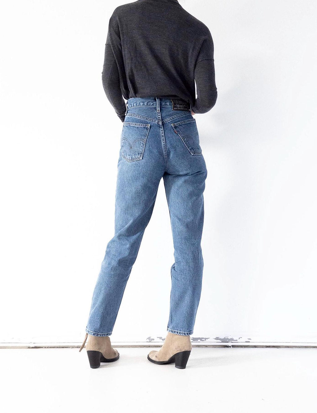Levis 881 Jeans W25 L32 90s Vintage Made in USA Mid Blue High Waist Denim Orange Tab 1992