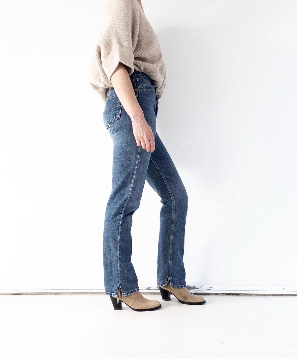 Levis 501 W25-26 L34 90s Vintage Faded Mid Blue Slit Hem Denim Made in Poland 1998