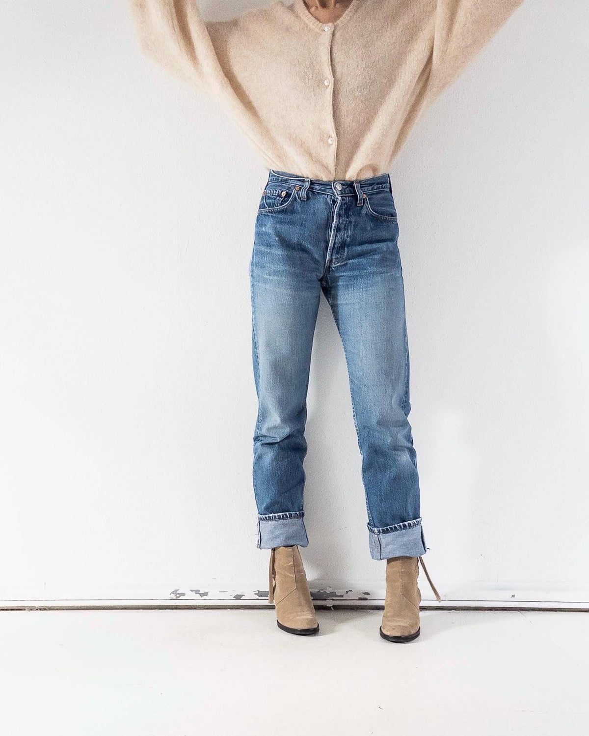 Levis 501 W28 L34 90s Vintage Faded Mid Blue Jeans Soft Worn In Denim 1994