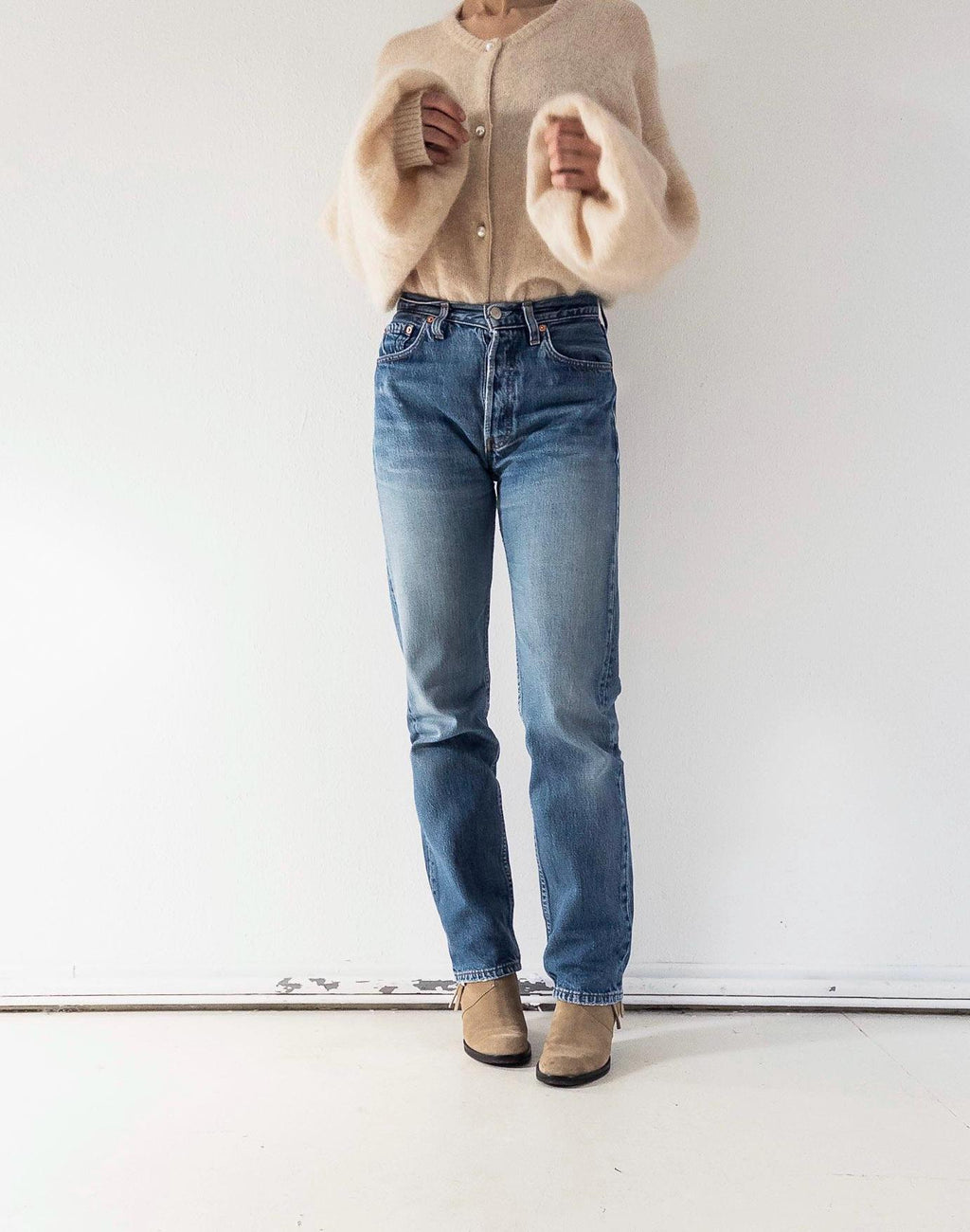 Levis 501 W28 L34 90s Vintage Faded Mid Blue Jeans Soft Worn In Denim 1994