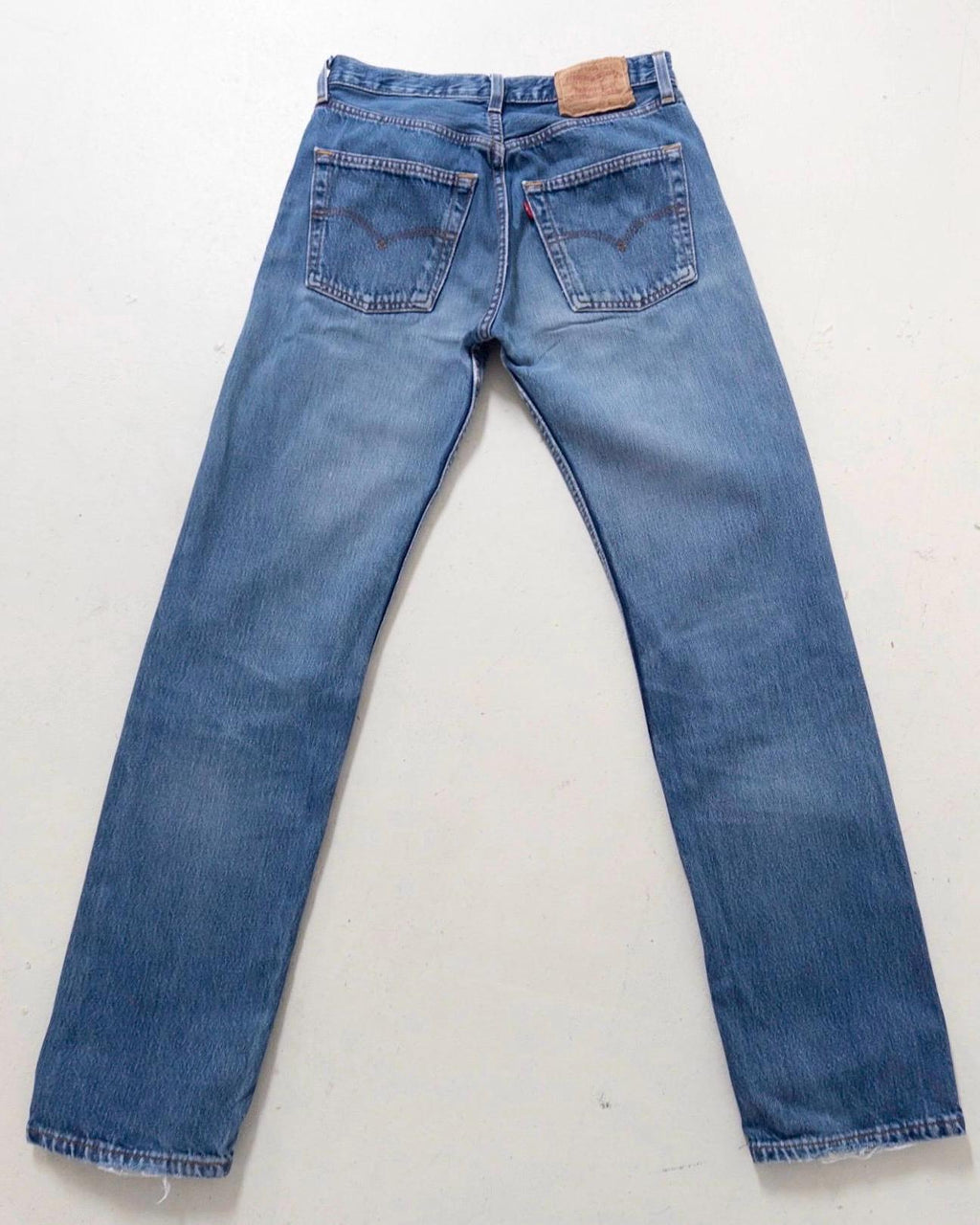 Levis 501 W28 L34 90s Vintage Faded Mid Blue Jeans Soft Worn In Denim 1994