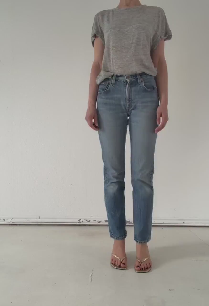 Vintage Levis 505 –  W25 L30  Made in Italy – Red Tab – 1998 – Soft Worn Straight Fit Denim 90s