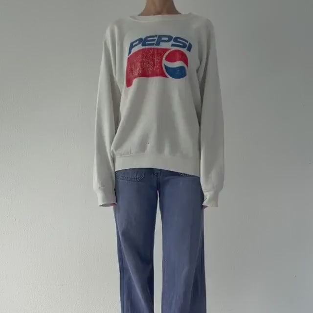 Fruit of the Loom Sweater L Pepsi Thrashed White Oversized Crewneck 80s Vintage Made in USA