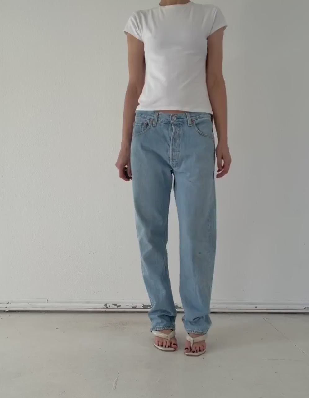 Levis 501  W31/32 L33 Made in USA 90s Vintage Denim Boyfriend Jeans 1997