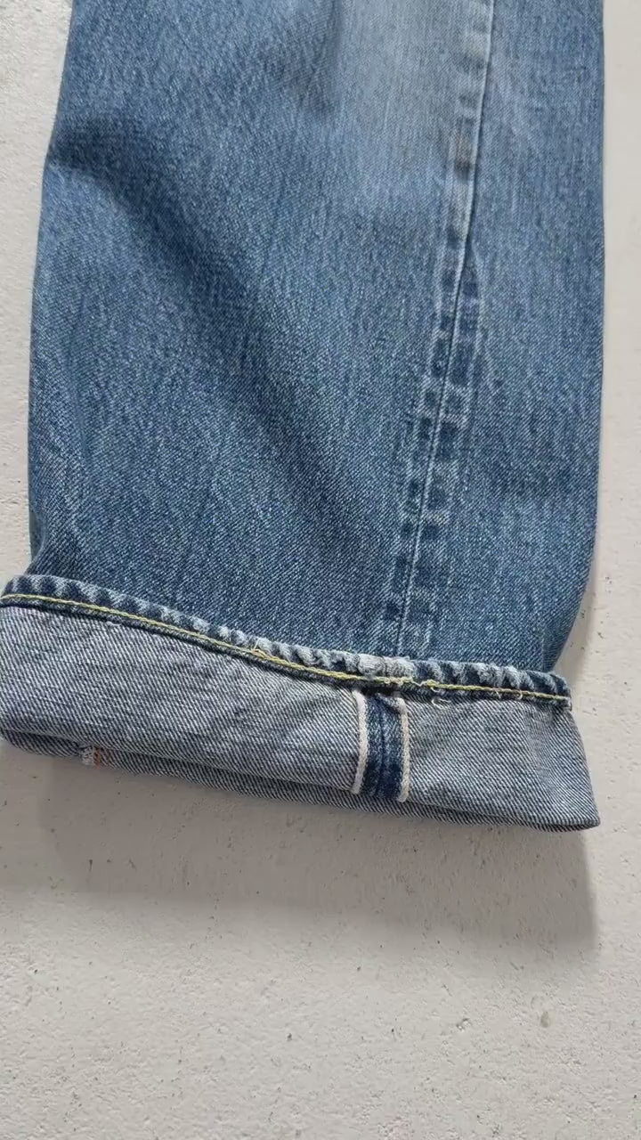 Levis 501 Selvedge Redline W37-38 L32 70s Vintage Single Stitch 6 Made in USA Paint Splattered Distressed Denim 1975