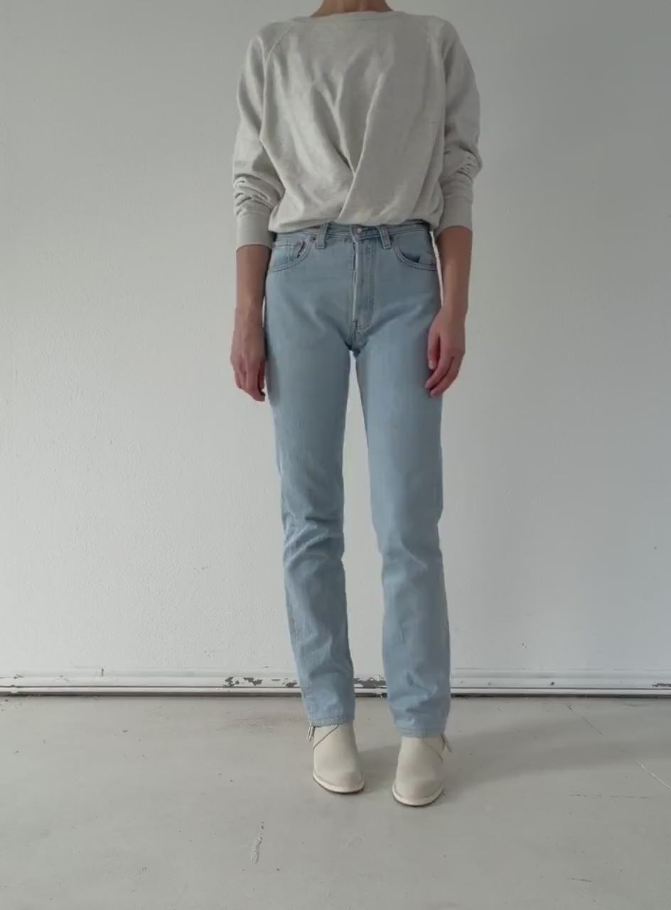 Levis 501 W26 L33 90s Vintage Made in UK Light Blue Denim 1996