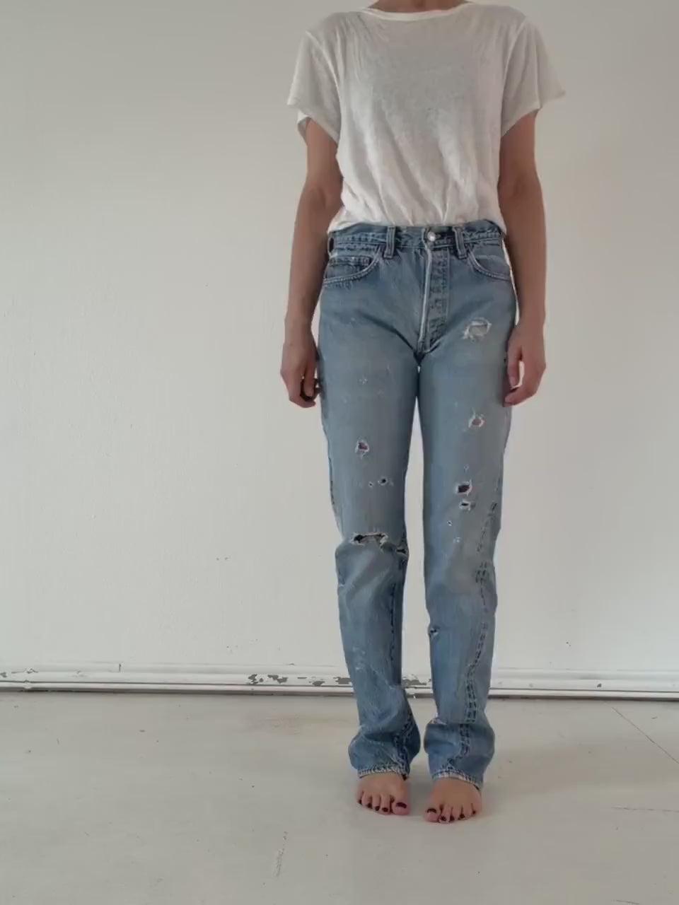Levis 501 Selvedge Redline Jeans W28-29 L36 80s Vintage Made in USA Distressed Faded Mid Blue Denim 1982